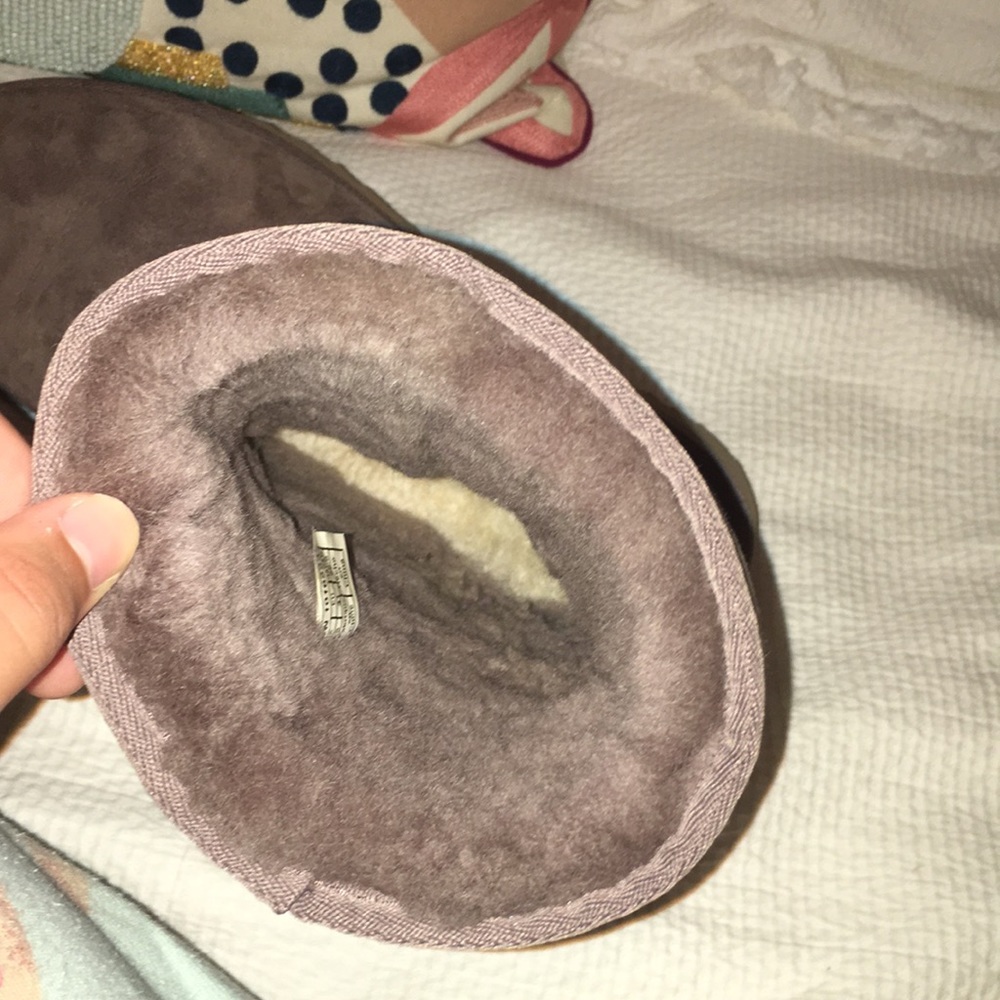 comfy uggs! - Picture 6 of 6